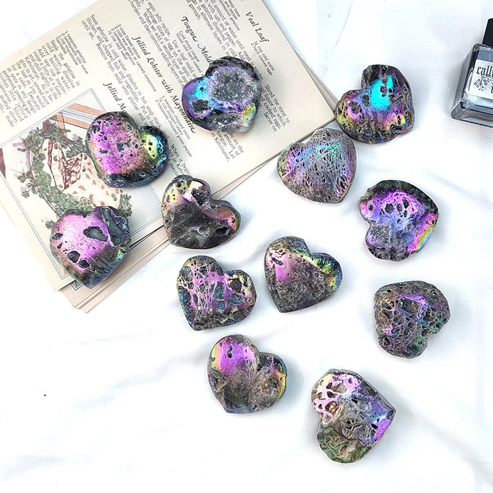 Clip en forme de coeur de sphalérite d'aura électrolytique, ornements de quartz, pierre précieuse d'énergie, artisanat de guérison de Reiki, apaisant, décoration de la maison