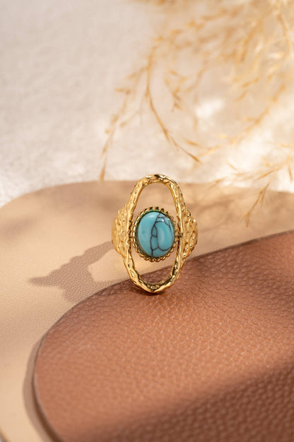 Bague ovale martelée dorée pierre centrale lisse élégance : Blanc
