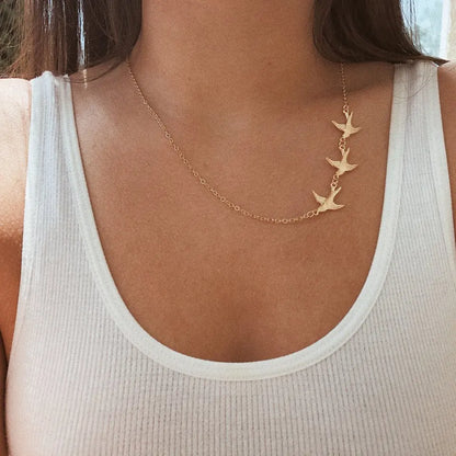 Collier en couches d'oiseaux simples vintage pour femmes, arbre, hirondelle, document en or, bijoux de clavicule, charme équivalent, mode, chaud, nouveau