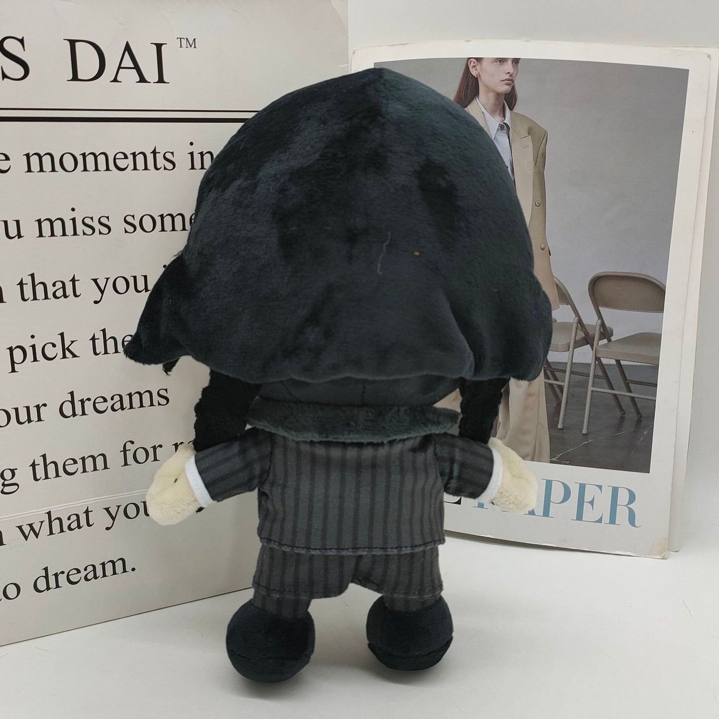 Jouets en peluche de la série télévisée mercredi pour enfants, poupées de dessin animé en peluche douce mignonne, cadeau d'anniversaire, Kawaii, 25cm, 2023