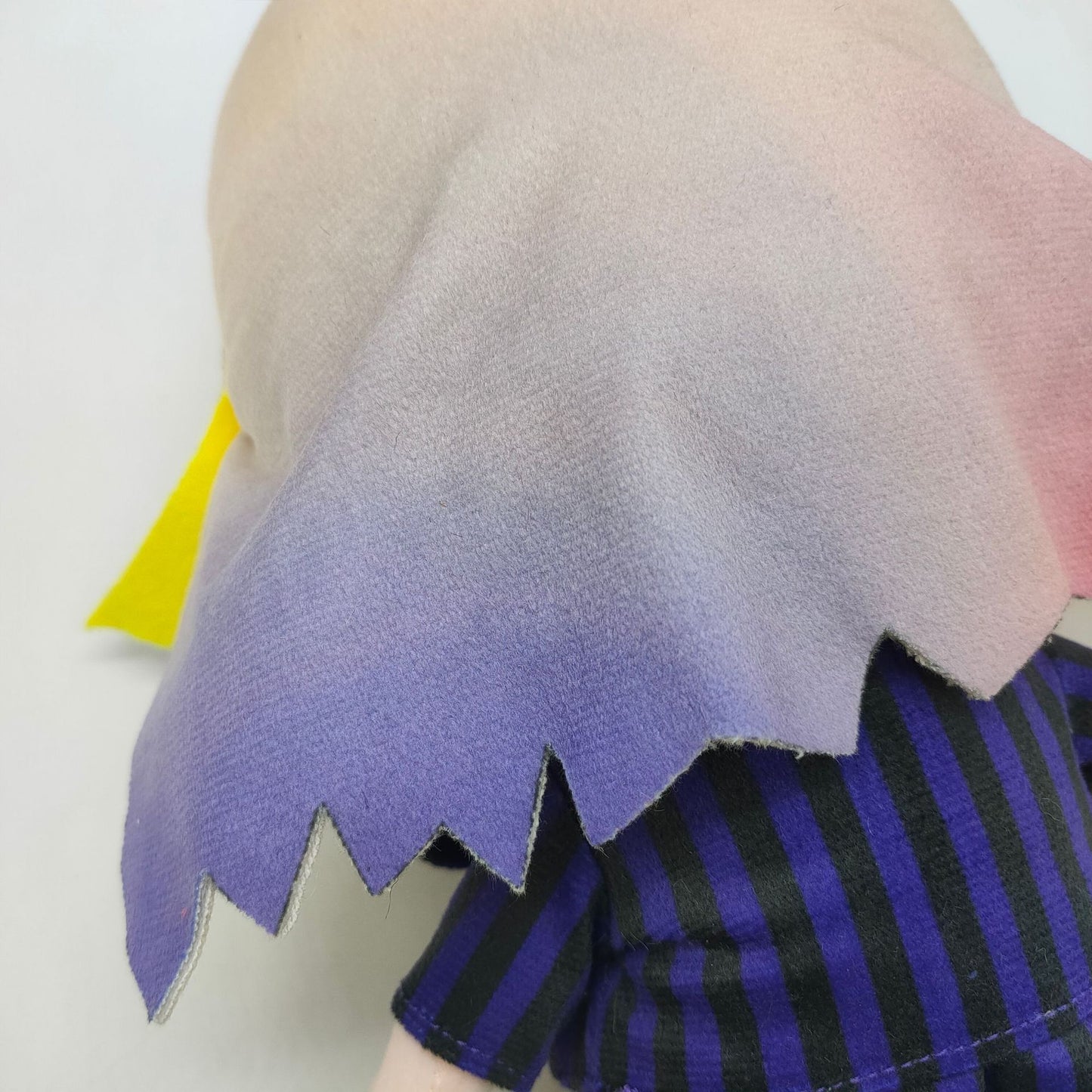 Jouets en peluche de la série télévisée mercredi pour enfants, poupées de dessin animé en peluche douce mignonne, cadeau d'anniversaire, Kawaii, 25cm, 2023