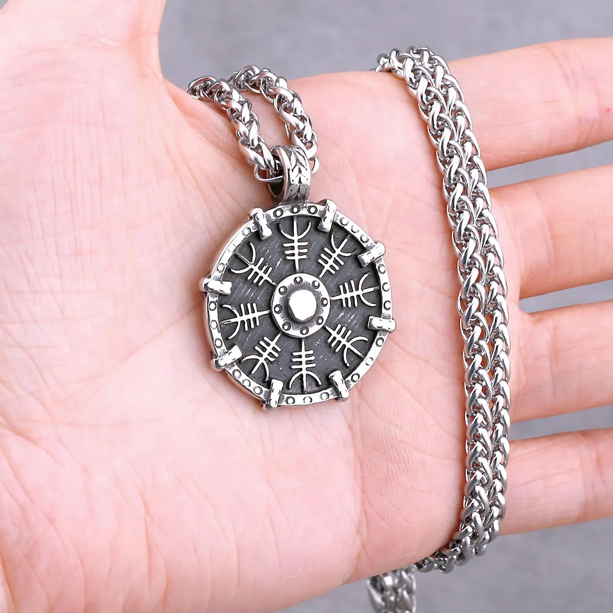 Vikings Odin Rune collier divers hommes nordique Vegvisir Valknut amulette pendentif en acier inoxydable Punk mode bijoux en gros