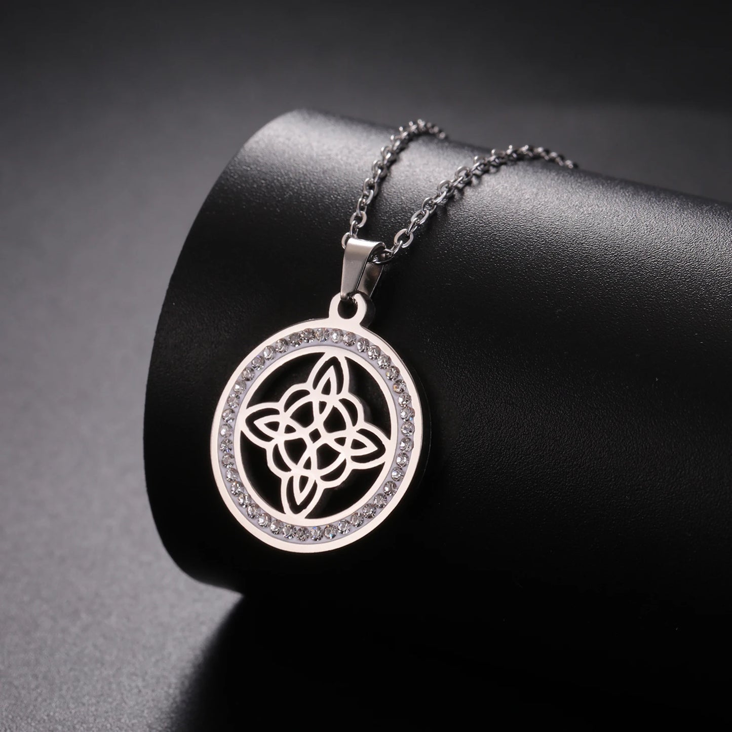 Skyrim Collier Nministériels d Sorcière en Acier Inoxydable, Pendentif Rond, Amulette Wicca, Bijoux Cadeau d'Anniversaire