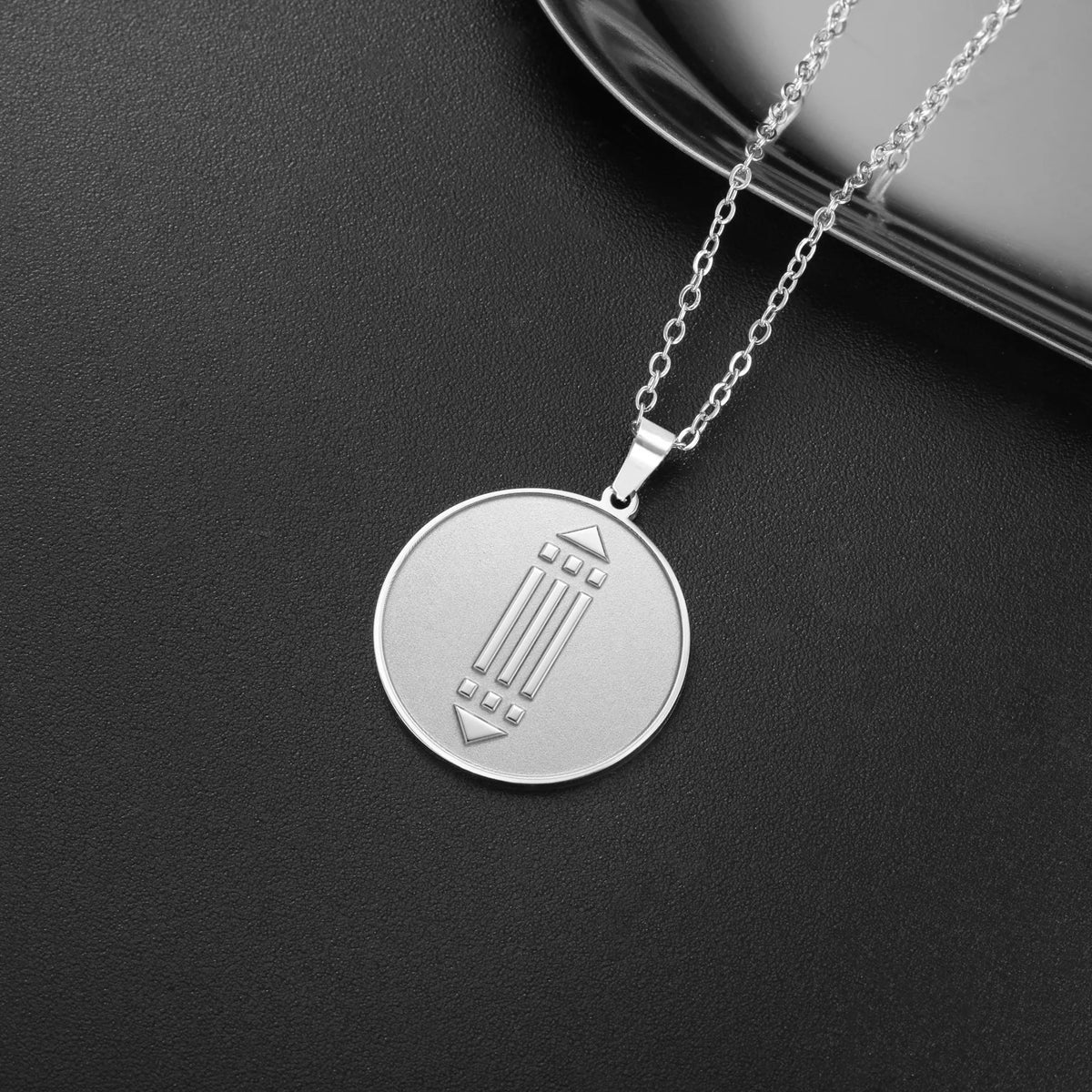 Collier pendentif pièce de monnaie Symbole d'Atlantide, Bijoux totem d'Atlantide mystérieux et ancien, Collection thématique, Cadeaux pour les amateurs de la culture d'Atlantide