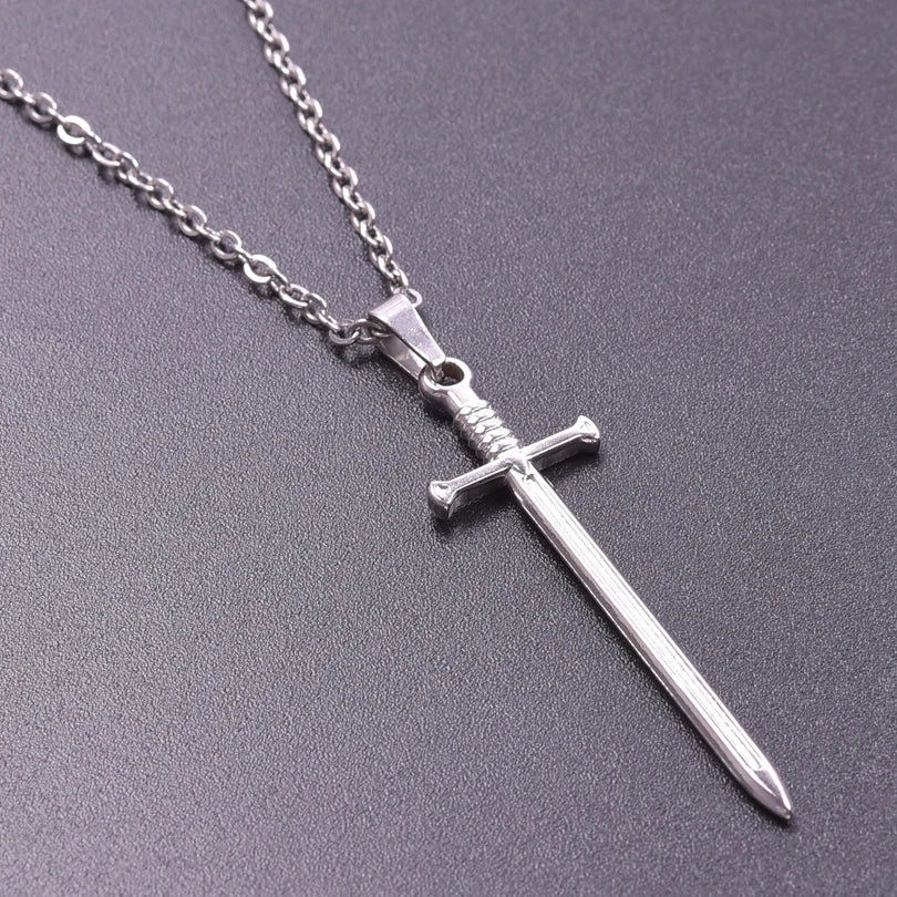 Pendentifs épée, chaîne de cou, bijoux en acier inoxydable, collier pour femmes/hommes, breloque gothique, accessoires Steam Punk, ras de cou