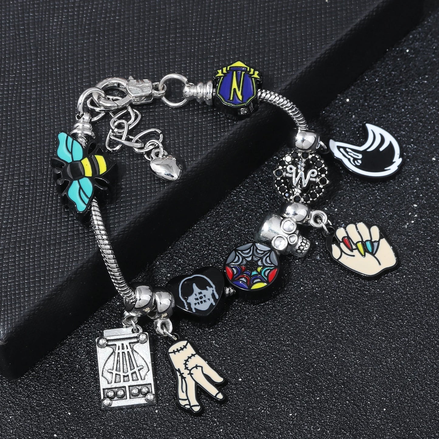 Bracelet de perles de fenêtre arc-en-ciel mercredi Addams, pendentif chose à main, bijoux gothiques pour femmes, accessoires cadeau