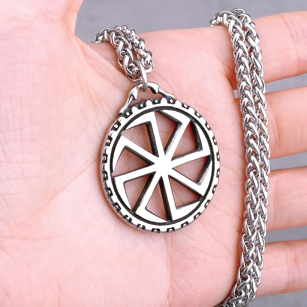 Vikings Odin Rune collier divers hommes nordique Vegvisir Valknut amulette pendentif en acier inoxydable Punk mode bijoux en gros