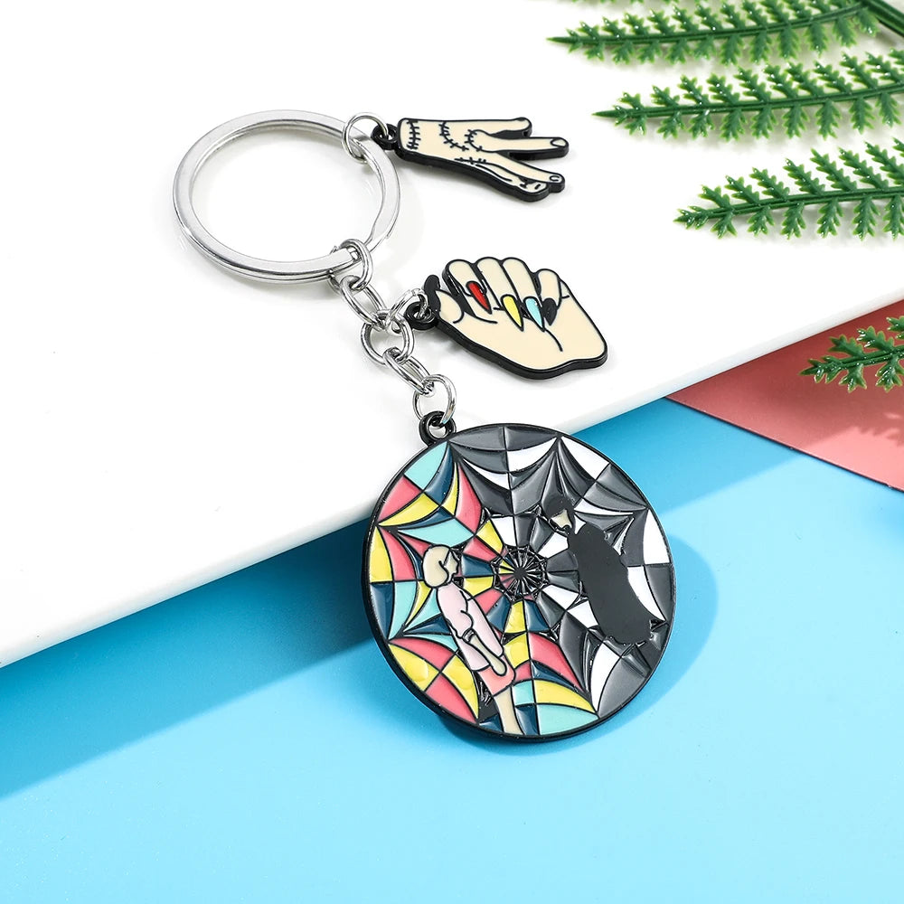 Mercredi Addams Enid Sinclair arc-en-ciel fenêtre collier Nevermore émail pendentif collier porte-clés pour les Fans cadeaux de fête