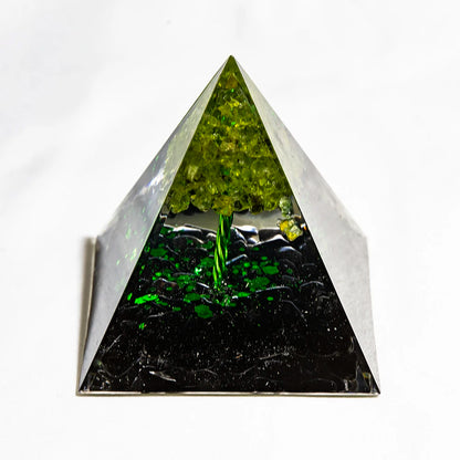 Pyramide de générateur d'énergie en cristal naturel, péridot, améthyste, Reiki, Chakra de guérison, pyramide en résine, décor égyptien, décoration de salle, 1 pièce