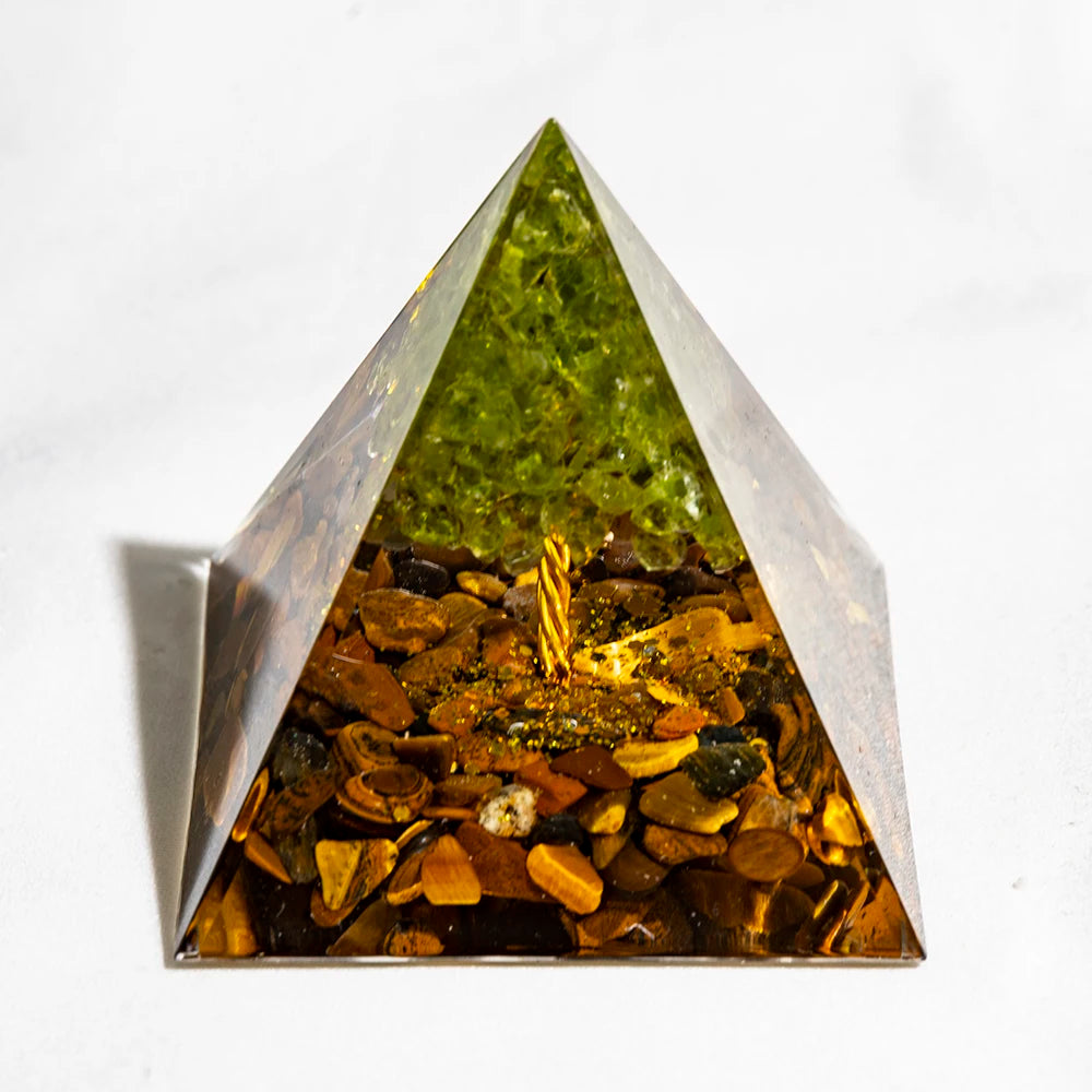 Pyramide de générateur d'énergie en cristal naturel, péridot, améthyste, Reiki, Chakra de guérison, pyramide en résine, décor égyptien, décoration de salle, 1 pièce