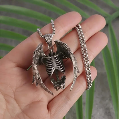 Collier crâne Punk aile pendentif chaîne de cou gothique Halloween bijoux cadeau hommes et femmes en acier allié sans pierres précieuses