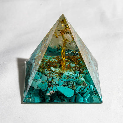 Pyramide de générateur d'énergie en cristal naturel, péridot, améthyste, Reiki, Chakra de guérison, pyramide en résine, décor égyptien, décoration de salle, 1 pièce