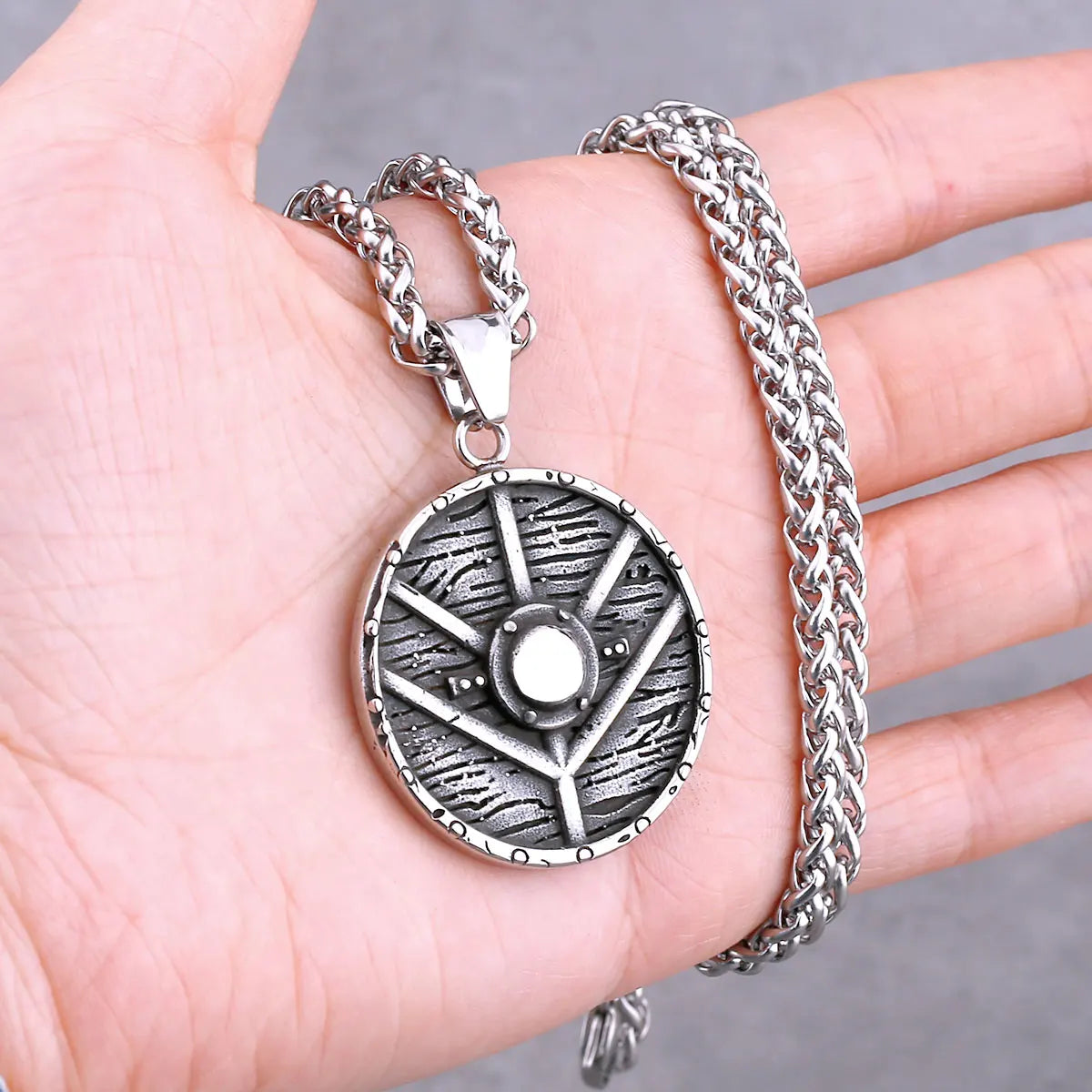 Vikings Odin Rune collier divers hommes nordique Vegvisir Valknut amulette pendentif en acier inoxydable Punk mode bijoux en gros