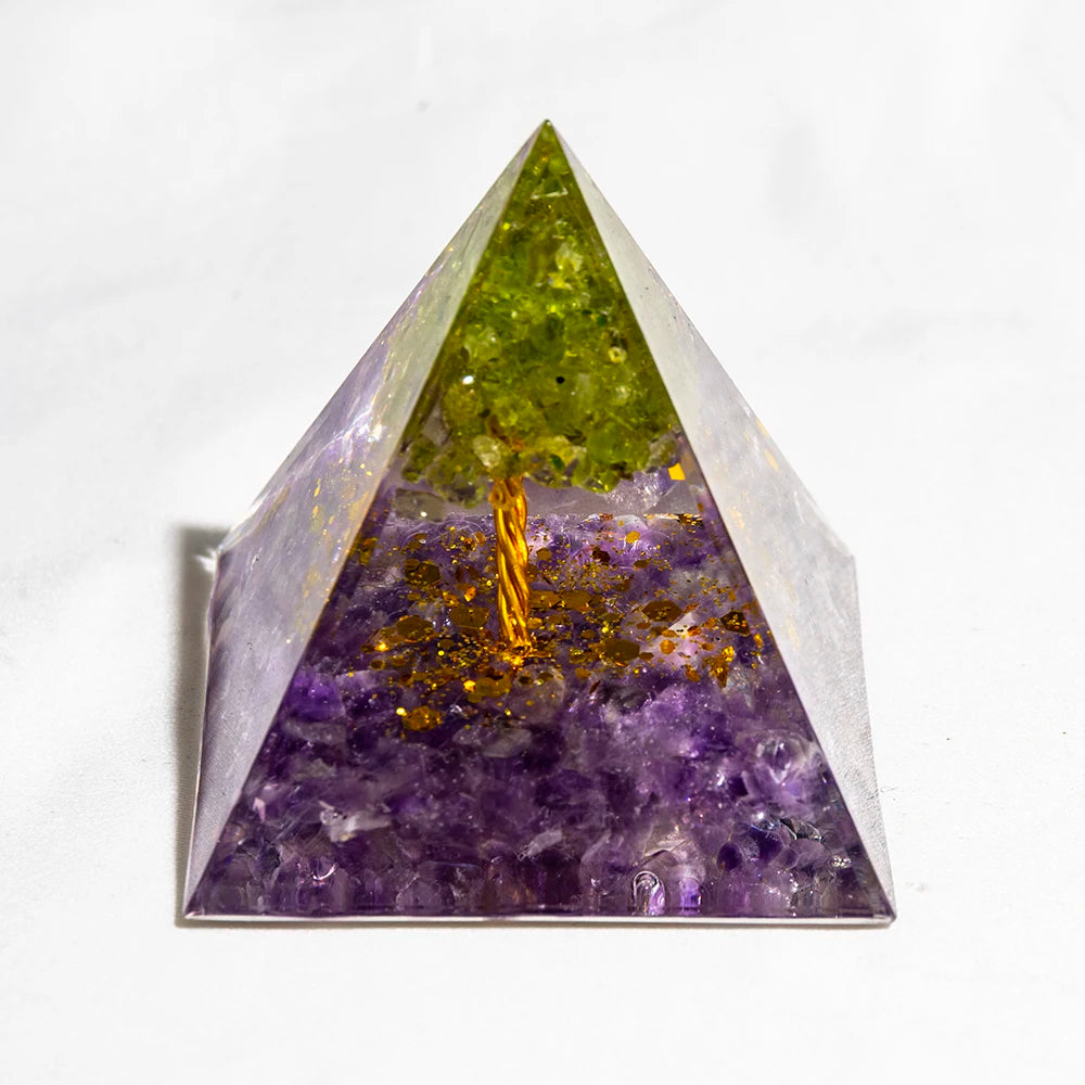 Pyramide de générateur d'énergie en cristal naturel, péridot, améthyste, Reiki, Chakra de guérison, pyramide en résine, décor égyptien, décoration de salle, 1 pièce