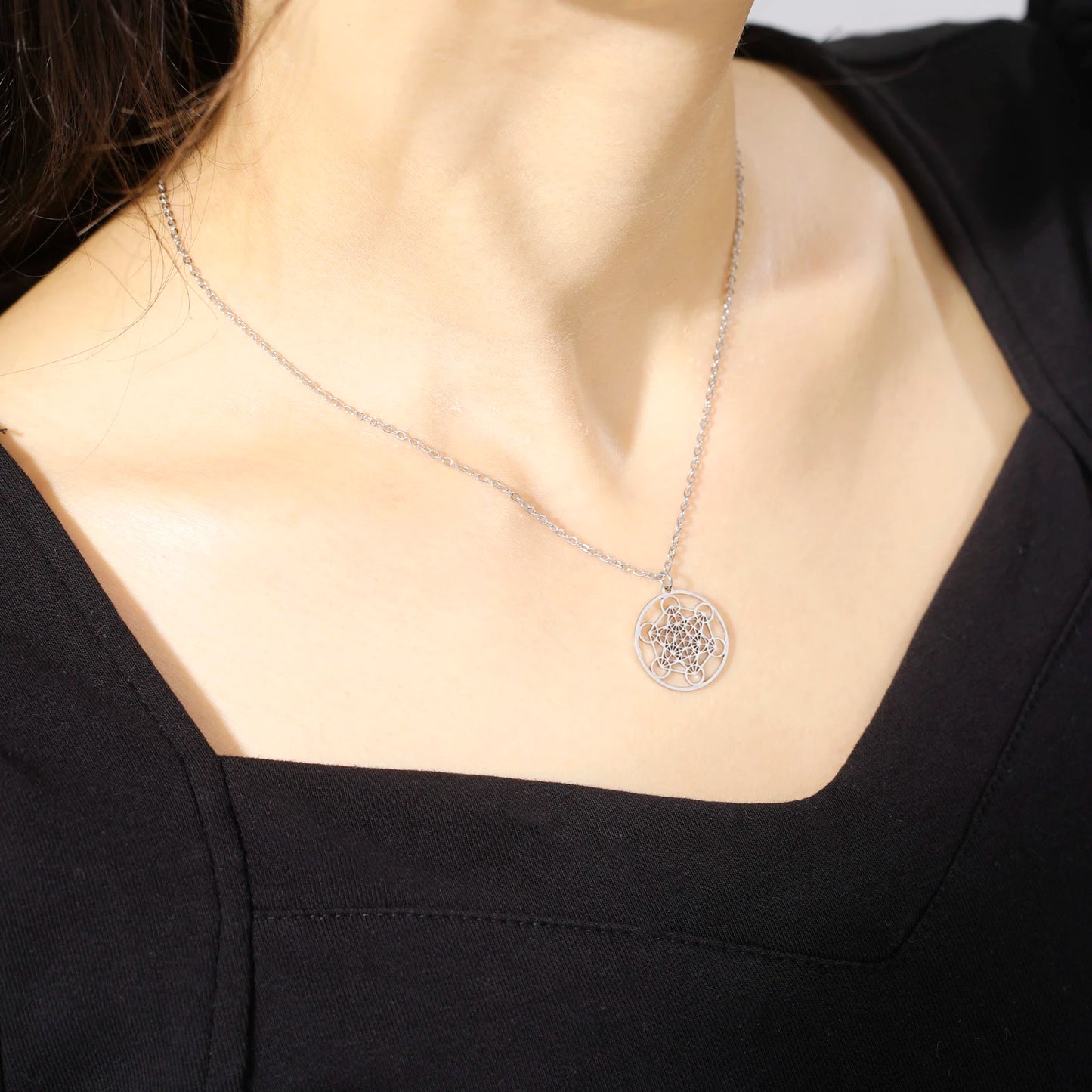 Skyrim – collier Cube d'ange sceau archange Metatron, en acier inoxydable, pour femmes et hommes, amulette de géométrie sacrée, bijoux spirituels religieux