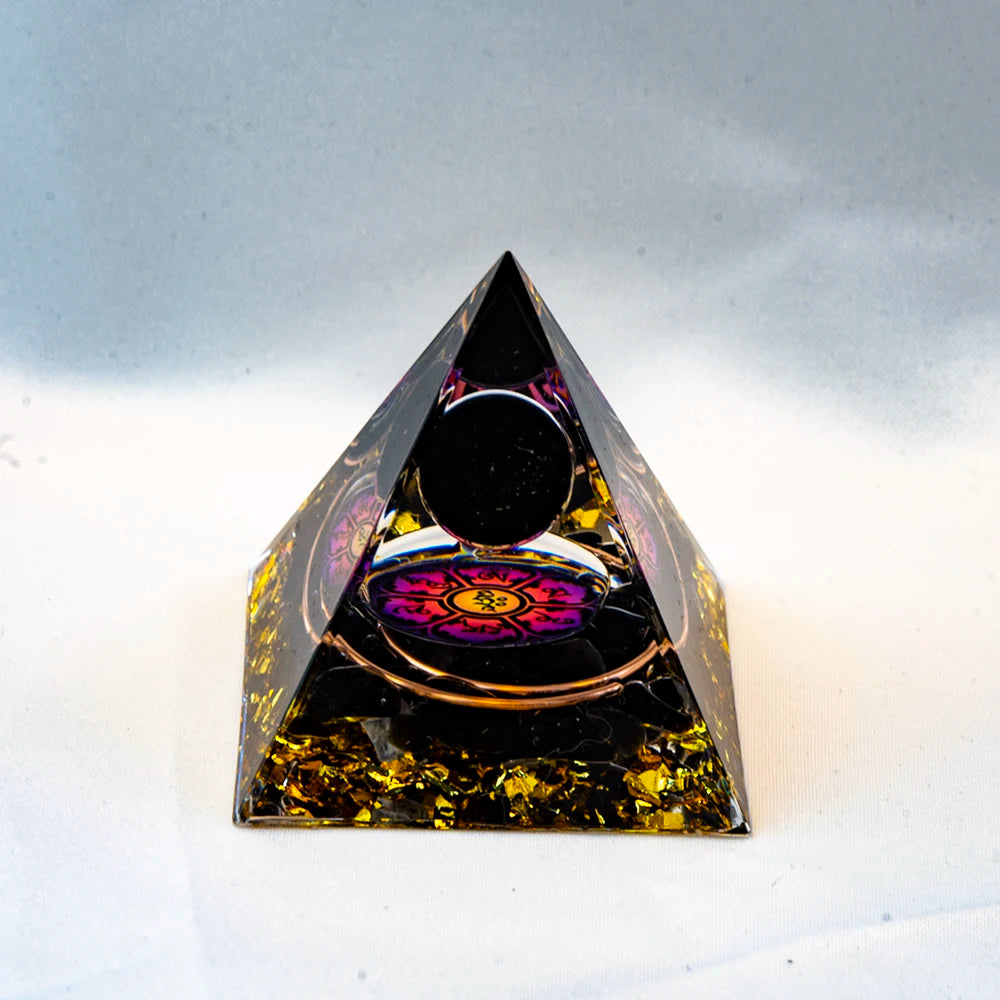 Pyramide de générateur d'énergie en cristal naturel, péridot, améthyste, Reiki, Chakra de guérison, pyramide en résine, décor égyptien, décoration de salle, 1 pièce