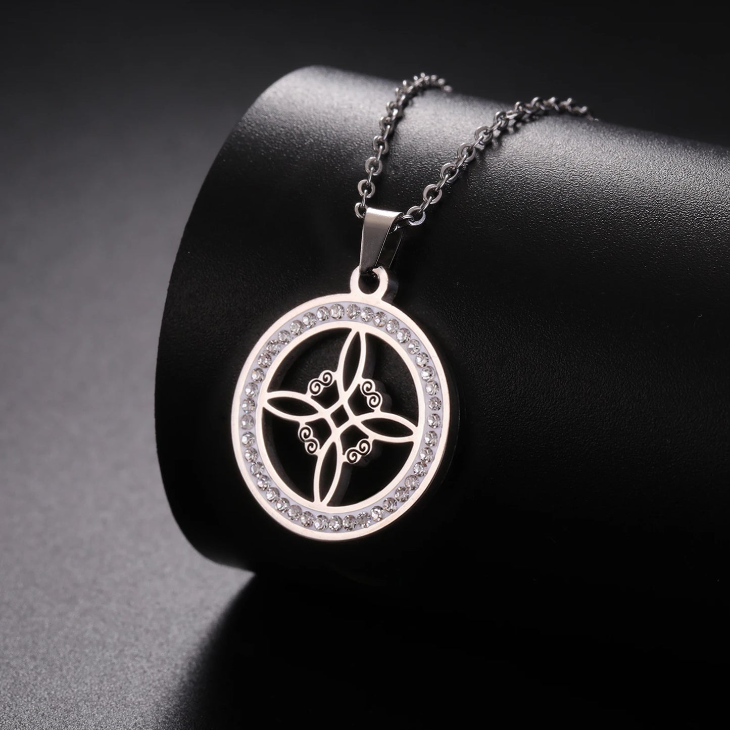 Skyrim Collier Nministériels d Sorcière en Acier Inoxydable, Pendentif Rond, Amulette Wicca, Bijoux Cadeau d'Anniversaire
