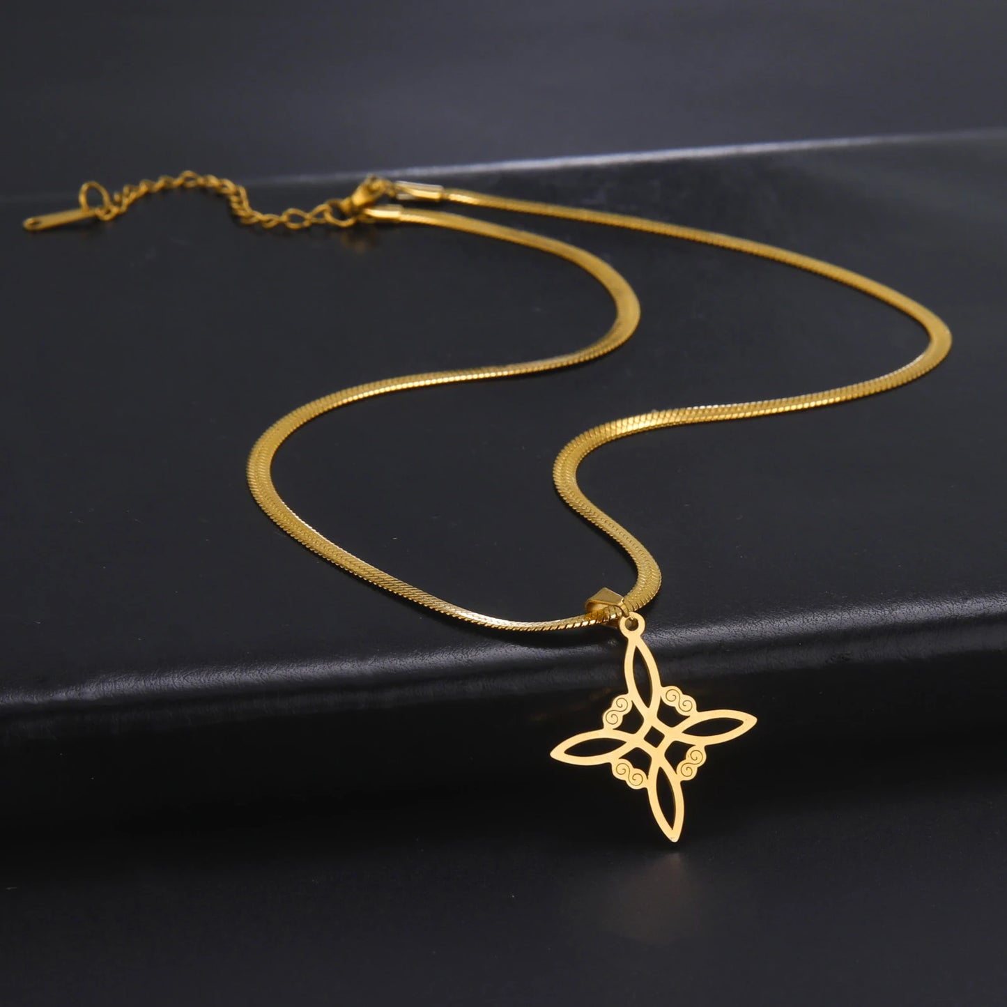 Collier Vintage avec nœud de sorcière pour femmes, pendentif porte-bonheur, amulette de Protection des celtiques irlandais, en acier inoxydable, bijoux Wicca, cadeau