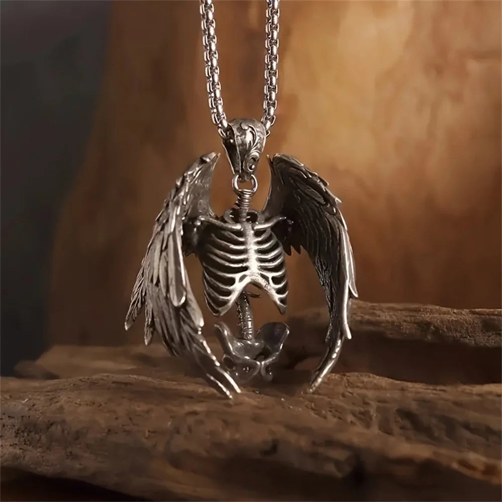Collier crâne Punk aile pendentif chaîne de cou gothique Halloween bijoux cadeau hommes et femmes en acier allié sans pierres précieuses