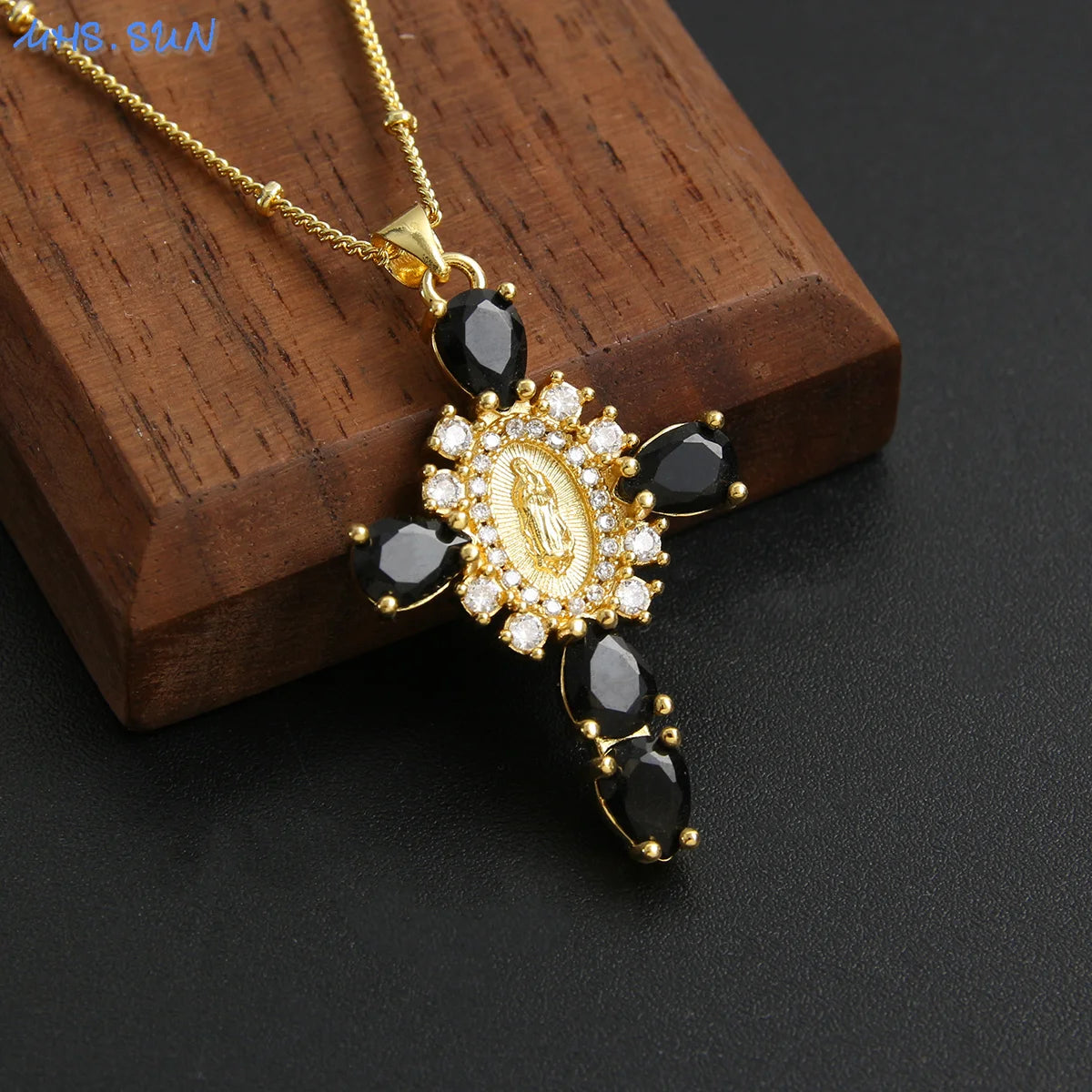 MHS.SUN luxe vierge Guadalupe Mary croix pendentif collier pour femmes hommes exquis Zircon catholique religieux amulette bijoux