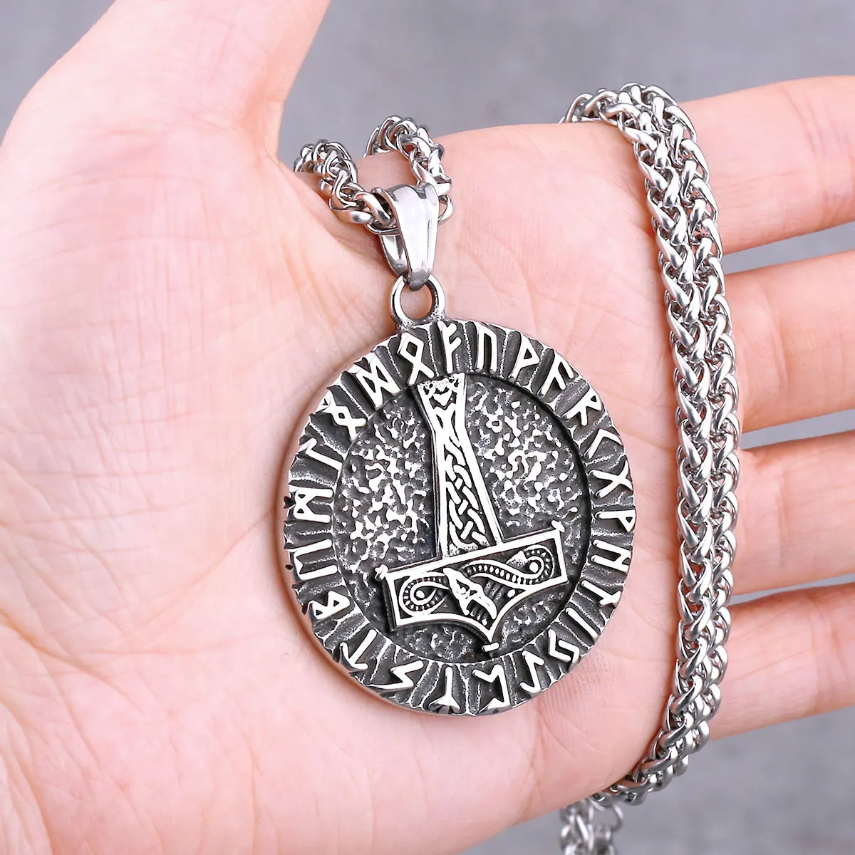 Vikings Odin Rune collier divers hommes nordique Vegvisir Valknut amulette pendentif en acier inoxydable Punk mode bijoux en gros