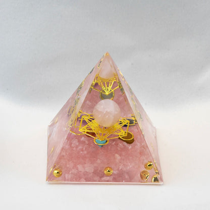 Pyramide de générateur d'énergie en cristal naturel, péridot, améthyste, Reiki, Chakra de guérison, pyramide en résine, décor égyptien, décoration de salle, 1 pièce