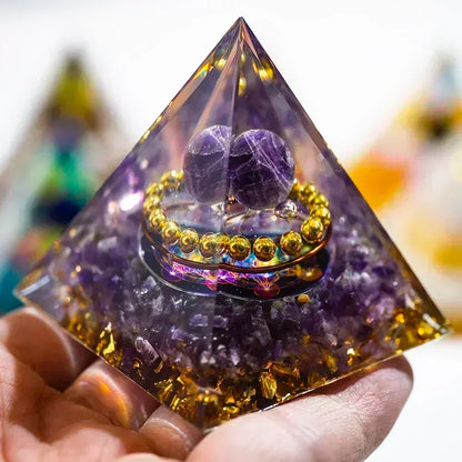 Pyramide de générateur d'énergie en cristal naturel, péridot, améthyste, Reiki, Chakra de guérison, pyramide en résine, décor égyptien, décoration de salle, 1 pièce