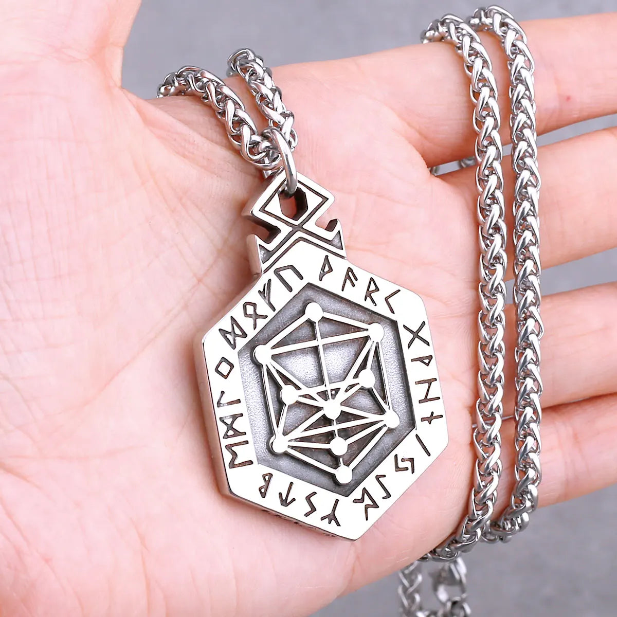 Vikings Odin Rune collier divers hommes nordique Vegvisir Valknut amulette pendentif en acier inoxydable Punk mode bijoux en gros