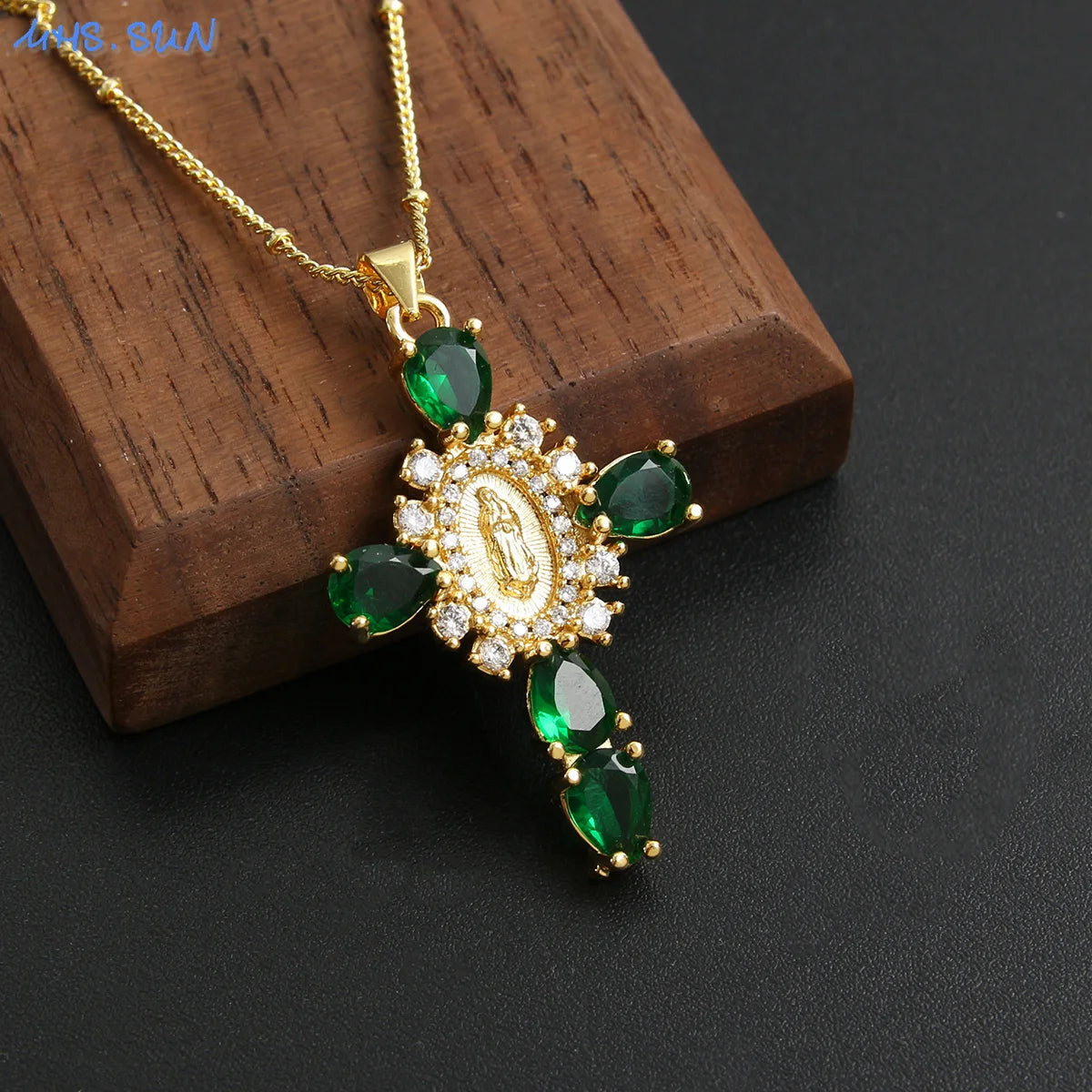 MHS.SUN luxe vierge Guadalupe Mary croix pendentif collier pour femmes hommes exquis Zircon catholique religieux amulette bijoux