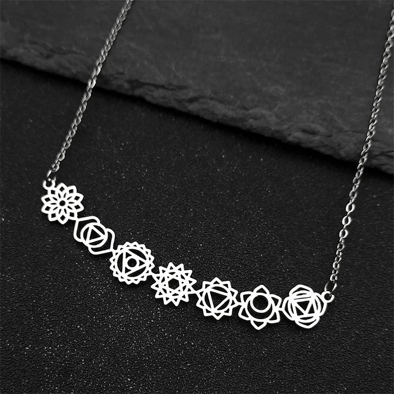 Collier pendentif Yoga 7 Chakra fleur de naissance pour femmes et filles, en acier inoxydable, couleur or, amulette Reiki, bijoux, cadeau de fête des mères