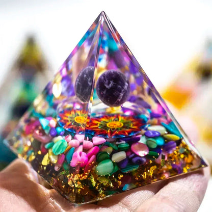 Pyramide de générateur d'énergie en cristal naturel, péridot, améthyste, Reiki, Chakra de guérison, pyramide en résine, décor égyptien, décoration de salle, 1 pièce