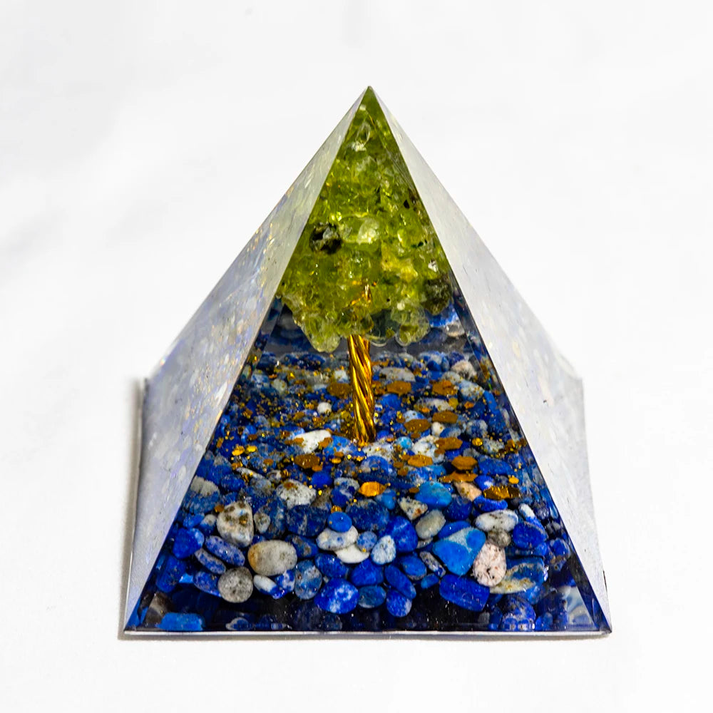Pyramide de générateur d'énergie en cristal naturel, péridot, améthyste, Reiki, Chakra de guérison, pyramide en résine, décor égyptien, décoration de salle, 1 pièce