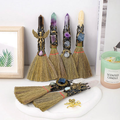 Pierre à pointe de cristal naturel, améthyste, autel, fournitures de sorcière, décoration de Table, breloques d'arbre généalogique, plume, balai, artisanat d'halloween, 1 pièce