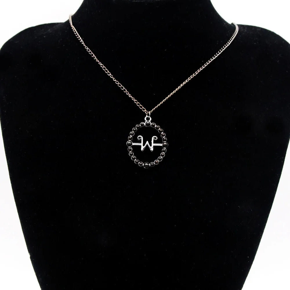 Bracelet de perles de fenêtre arc-en-ciel mercredi Addams, pendentif chose à main, bijoux gothiques pour femmes, accessoires cadeau