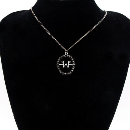 Bracelet de perles de fenêtre arc-en-ciel mercredi Addams, pendentif chose à main, bijoux gothiques pour femmes, accessoires cadeau