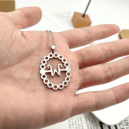 Bracelet de perles de fenêtre arc-en-ciel mercredi Addams, pendentif chose à main, bijoux gothiques pour femmes, accessoires cadeau