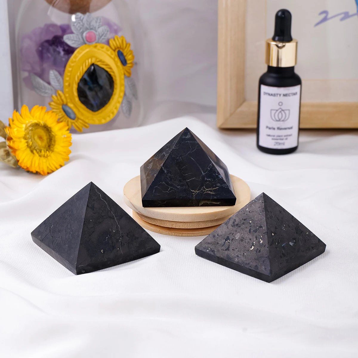 Pyramide de cristal Shungite en pierres naturelles, pierre de guérison à Quartz, Chakra Reiki, artisanat de décoration pour la maison, 1 pièce